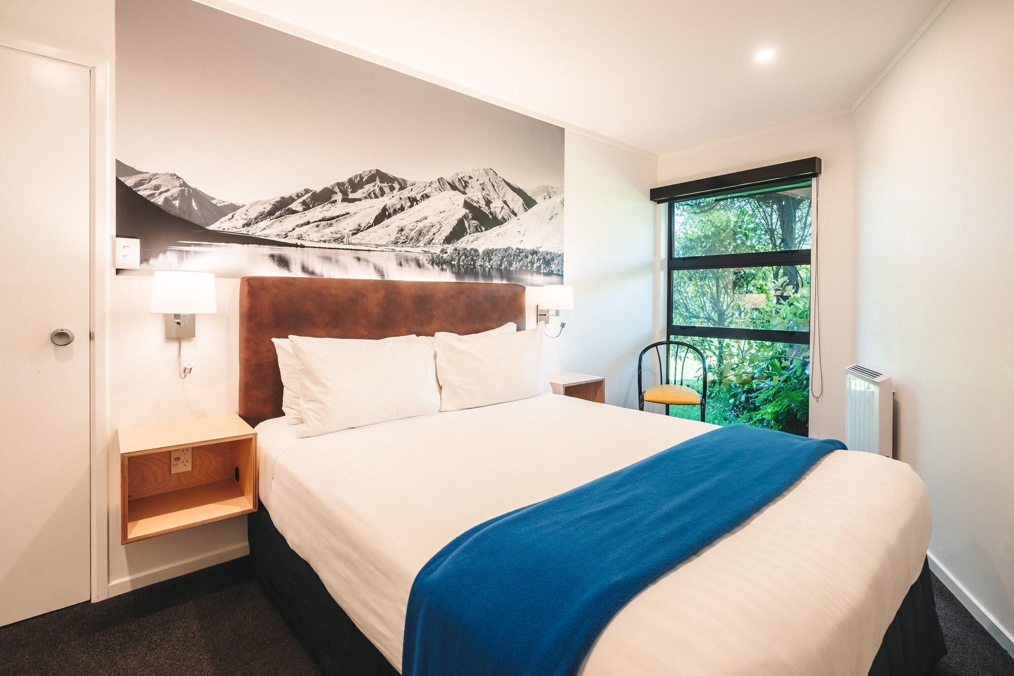 Blue Peaks Motel 4*