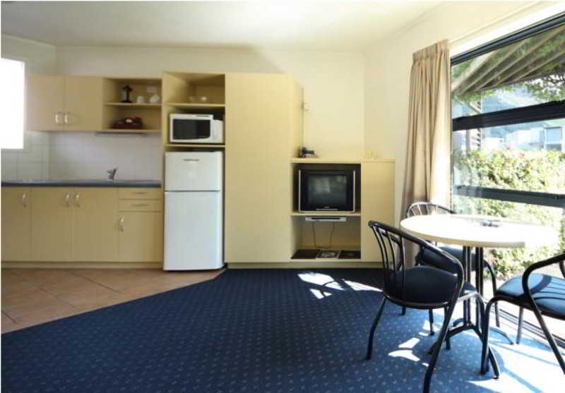 Blue Peaks Motel